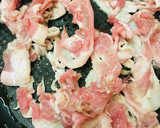 鍋の素活用●豚肉＆白菜のキムチ焼きうどん作り方1写真