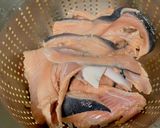 鮭のあらで作る酒粕汁♪白みそ風味作り方1写真