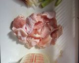 茗荷と鶏もも肉の米酢炒め作り方1写真