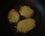 残った餃子の具でメンチカツ(*ﾟ艸ﾟ)？作り方3写真