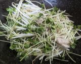 豚肉とカイワレの塩レモン炒め作り方3写真