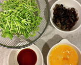 豆苗ときくらげの卵炒め作り方1写真