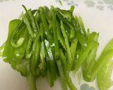 豚肉とピーマンのナンプラー炒め☆作り方1写真