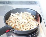 定番な一品【蓮根と竹輪のきんぴら】作り方5写真