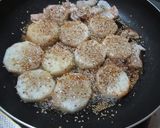 長いもと豚小間の、ゴマたっぷりオイル焼作り方3写真
