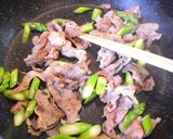 ✿豚肉＆アスパラ炒めのチーズ焼き✿作り方2写真