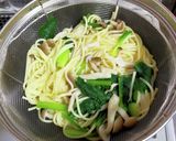１つの鍋で出来る！小松菜しめじたらこスパ作り方4写真