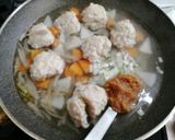 鶏団子の味噌スープ作り方5写真