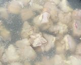 鶏むね肉と丸ごと春キャベツのトムヤム鍋作り方1写真