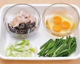 コリッ！ふわ！　町中華風ホルモンの卵炒め作り方1写真