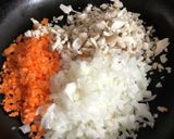 ひき肉野菜の甘辛チーズ炒めごはん作り方1写真