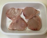 メカジキのステーキ（玉ねぎソースかけ）作り方1写真