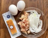 かまぼこ入り親子丼作り方1写真
