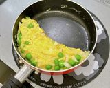 グリーンピースと新玉ねぎのオムレツ作り方4写真