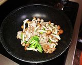 豚バラアスパラしめじオイスターソース炒め作り方5写真