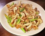 豚バラアスパラしめじオイスターソース炒め作り方7写真