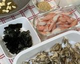 舞い踊る美味しさ♪舞茸カニカマ海苔炒め作り方1写真