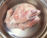 鶏ガラで作るほっこり鶏スープ♪作り方1写真