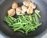 鶏もも肉とニンニクの芽の甘辛炒め作り方3写真