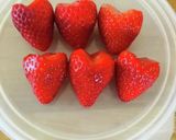 簡単！本格ハートの苺サンド♡作り方1写真
