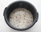 白米2合と紫もち麦大さじ2を炊飯器で炊く作り方2写真