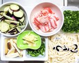 豚バラ肉とナスのみそ焼きうどん作り方1写真