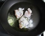バターとバジルのチキンソテー作り方2写真