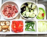 豚こま肉とトマトと茶マッシュのカレー作り方1写真