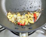 豚こま肉とトマトと茶マッシュのカレー作り方2写真