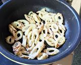 ピリっな辛味がたまらない！ちくわマヨ炒め作り方4写真