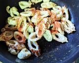 ピリっな辛味がたまらない！ちくわマヨ炒め作り方5写真