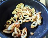 ピリっな辛味がたまらない！ちくわマヨ炒め作り方6写真