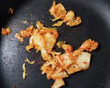 まかない飯～白菜キムチのとろとろ半熟卵丼作り方1写真