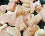 鶏胸肉のクリームチーズ炒め/米粉でトロッ作り方1写真