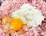 新玉ねぎの肉詰めハンバーグ♡作り方5写真