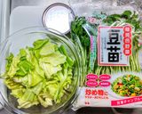 春キャベツと豆苗とツナのサラダ作り方1写真