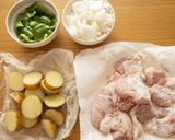 鶏肉と新じゃが玉のみそオイスター作り方1写真