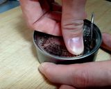 裏技？　ツナ缶の油きり作り方2写真