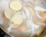 甘旨！新じゃがと新玉ねぎの白味噌汁♪作り方4写真