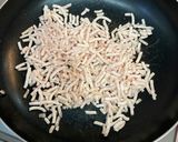 三色丼用の鶏そぼろ作り方2写真
