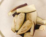 ナスと新玉ねぎのしょうが麹和え作り方1写真