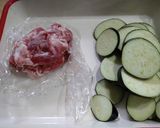耐熱容器でナスと豚こまのミルフィーユ焼き作り方1写真