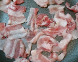 簡単！めちゃうま♪豚バラと豆苗の卵とじ♪作り方3写真