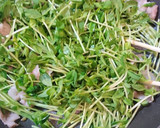 簡単！めちゃうま♪豚バラと豆苗の卵とじ♪作り方4写真