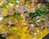 簡単！めちゃうま♪豚バラと豆苗の卵とじ♪作り方6写真