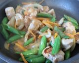 鶏とスナップエンドウのにんにく味噌炒め作り方8写真