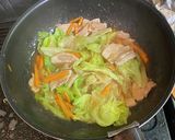 豚バラ肉とレタスのあんかけうどん作り方7写真