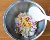 鮮やか！紅生姜と枝豆のおむすび作り方4写真