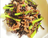 ひじきと牛肉と蕪の葉の炒めもの。作り方2写真