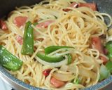 昭和の味ソーセージ玉ねぎピーマンのパスタ作り方8写真